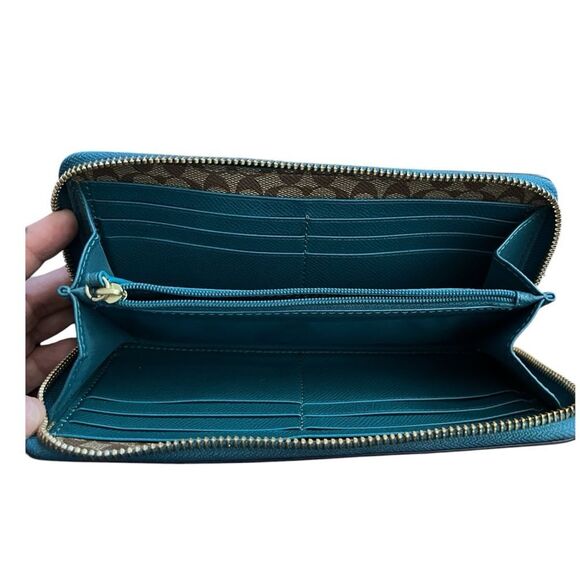 Coach Blue zip around leather Wallet with Signature Logo - Picture 5 of 5
